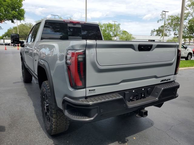 Used 2025 GMC Sierra 2500 AT4X AWD/4WD image 3