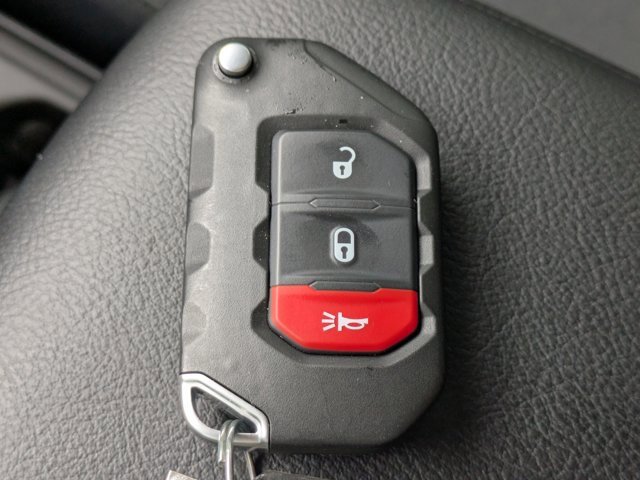 New 2025 Jeep Gladiator Sport image 24