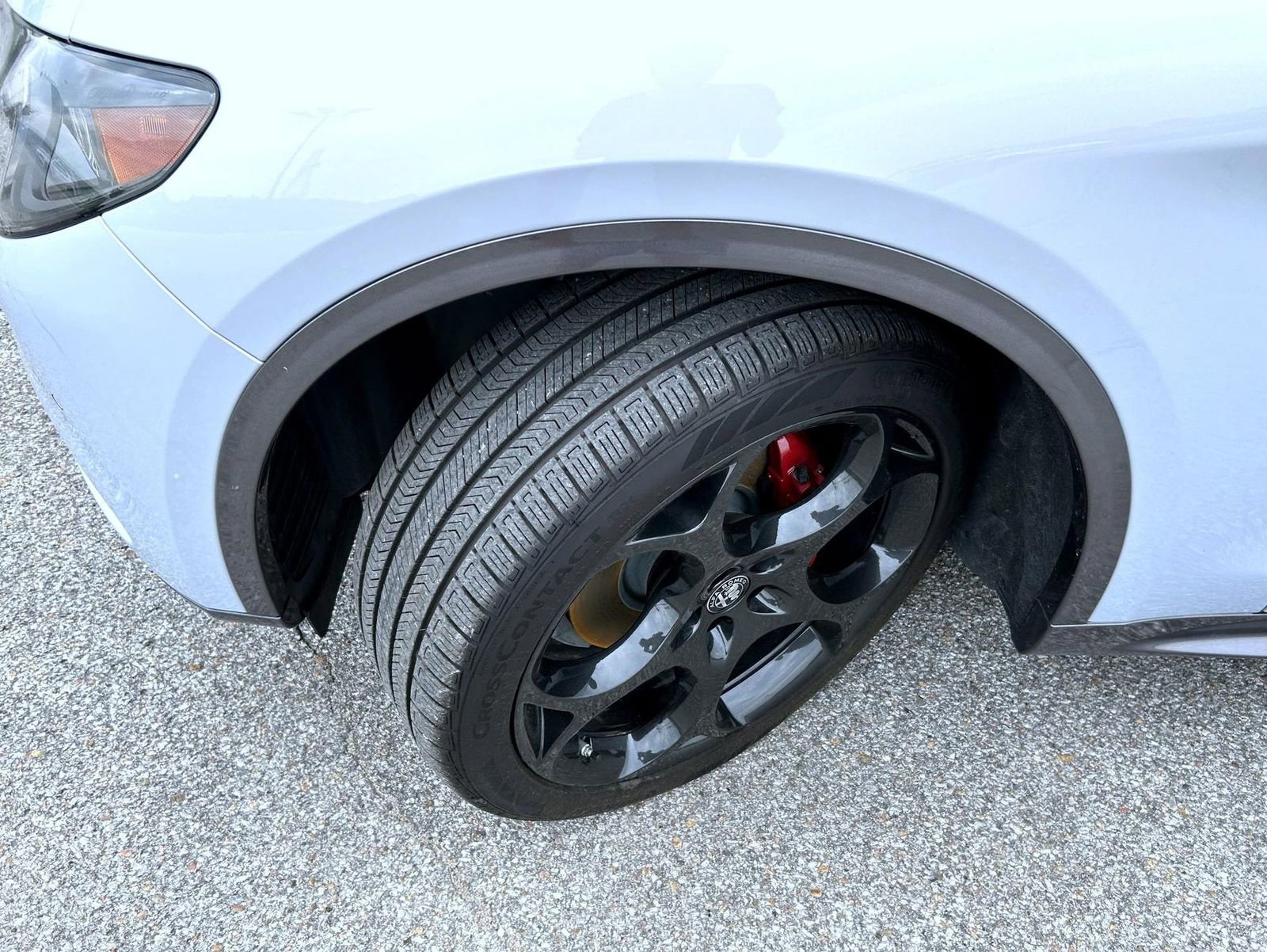 Used 2024 Alfa Romeo Stelvio Ti w/ Performance Driving Package image 23