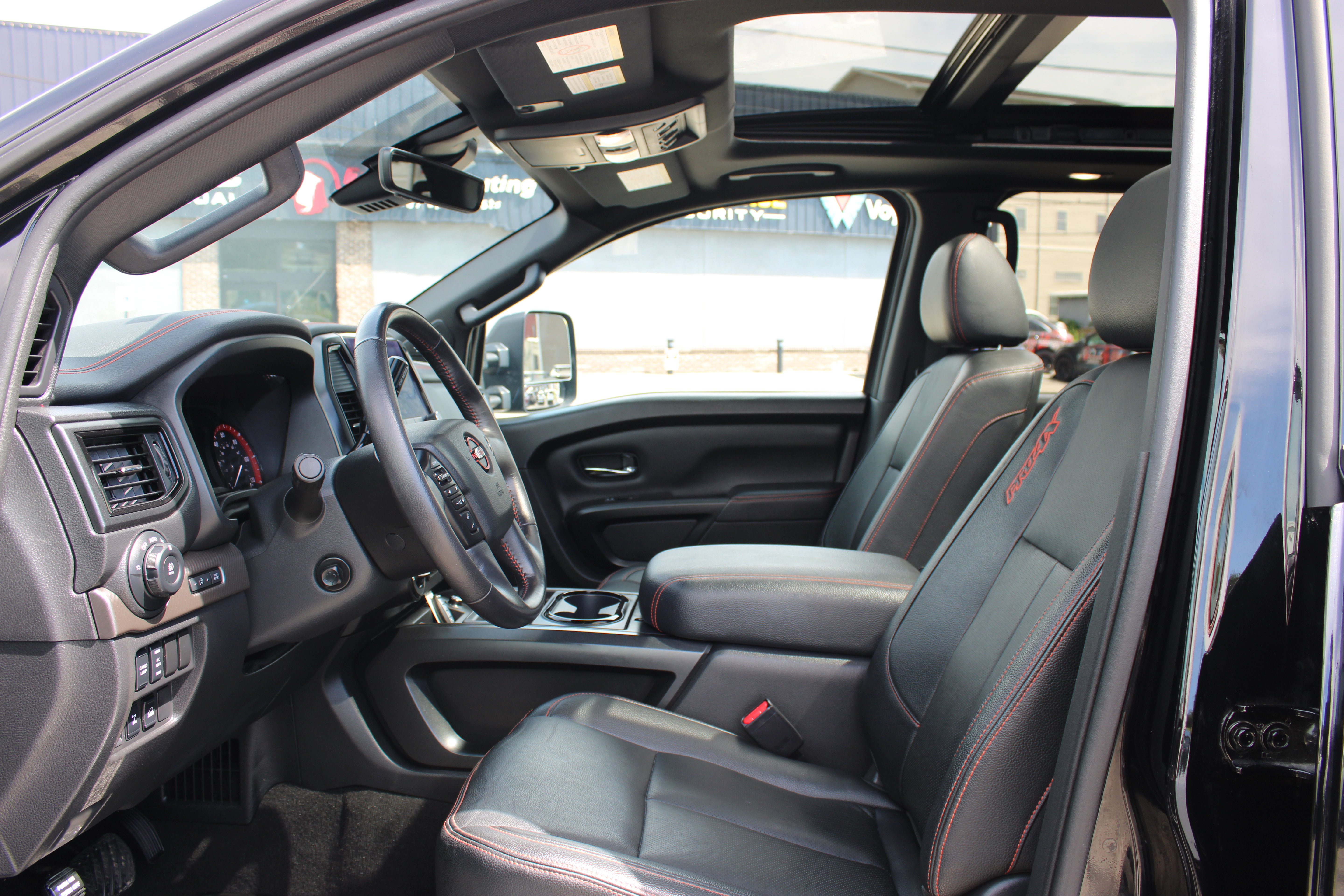 Certified 2024 Nissan Titan PRO-4X w/ Pro-4x Convenience Package AWD/4WD image 15