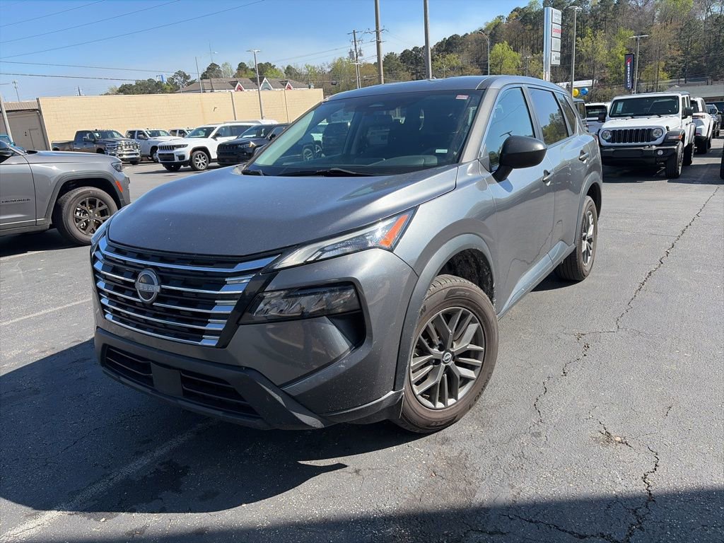 Used 2024 Nissan Rogue S image 3