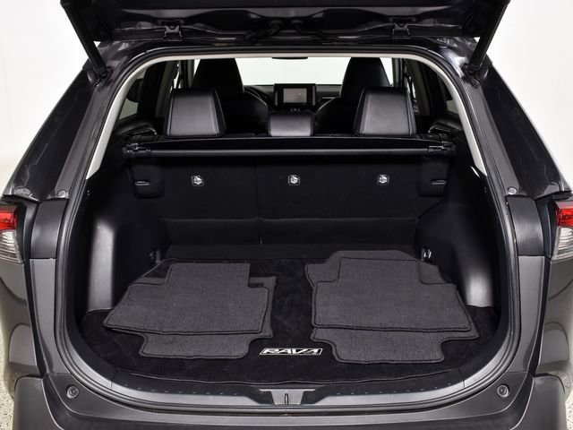 Used 2022 Toyota RAV4 XLE Premium w/ Carpet Mat Package (TMS) AWD/4WD image 35