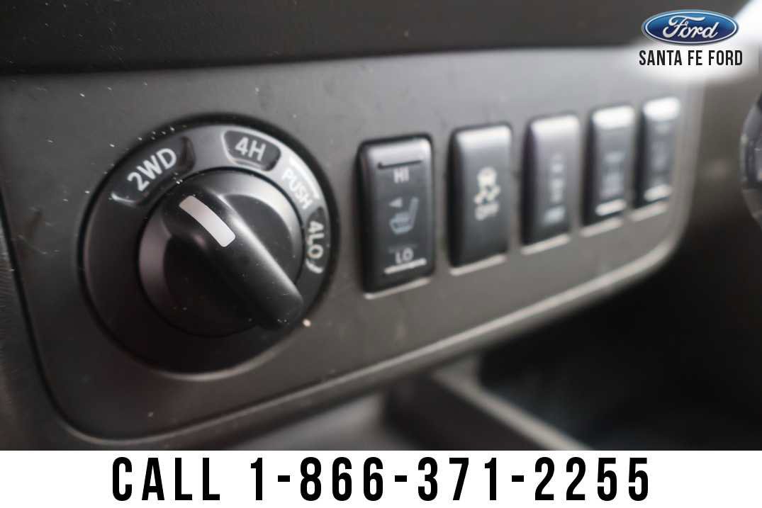 Used 2018 Nissan Frontier PRO-4X AWD/4WD image 32
