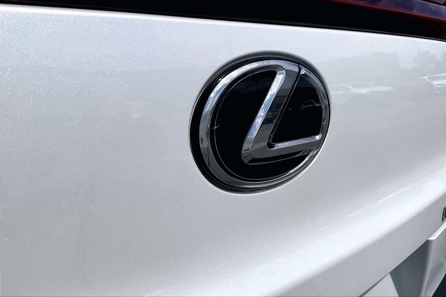 Used 2025 Lexus UX 300h FWD image 29