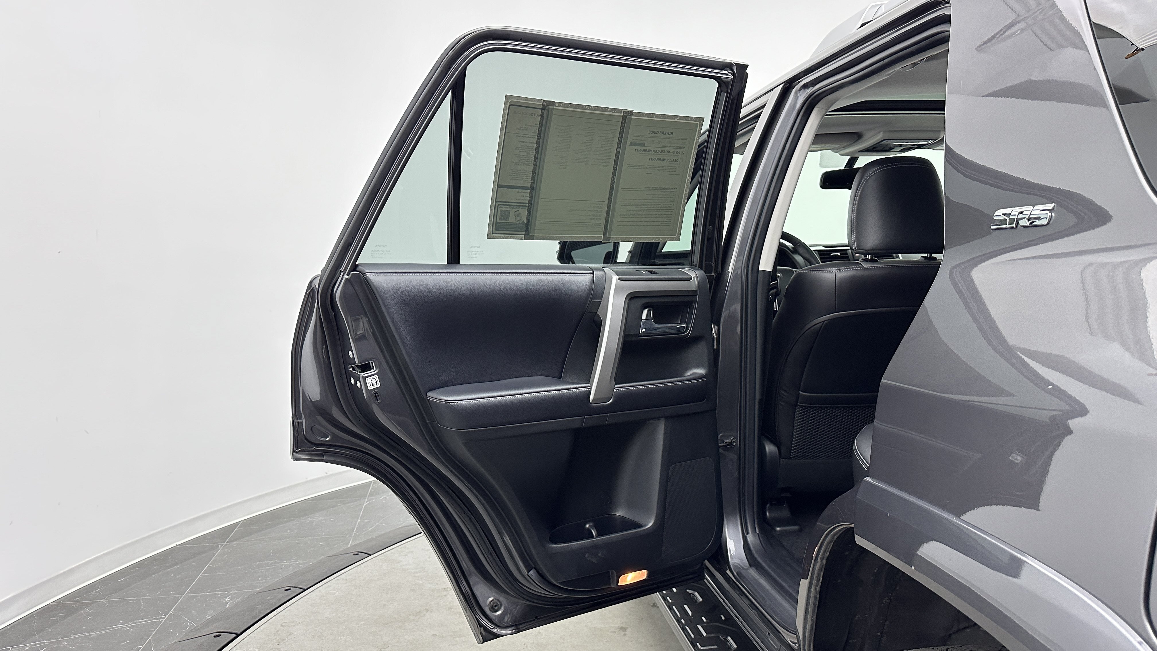 Used 2018 Toyota 4Runner SR5 Premium AWD/4WD image 28