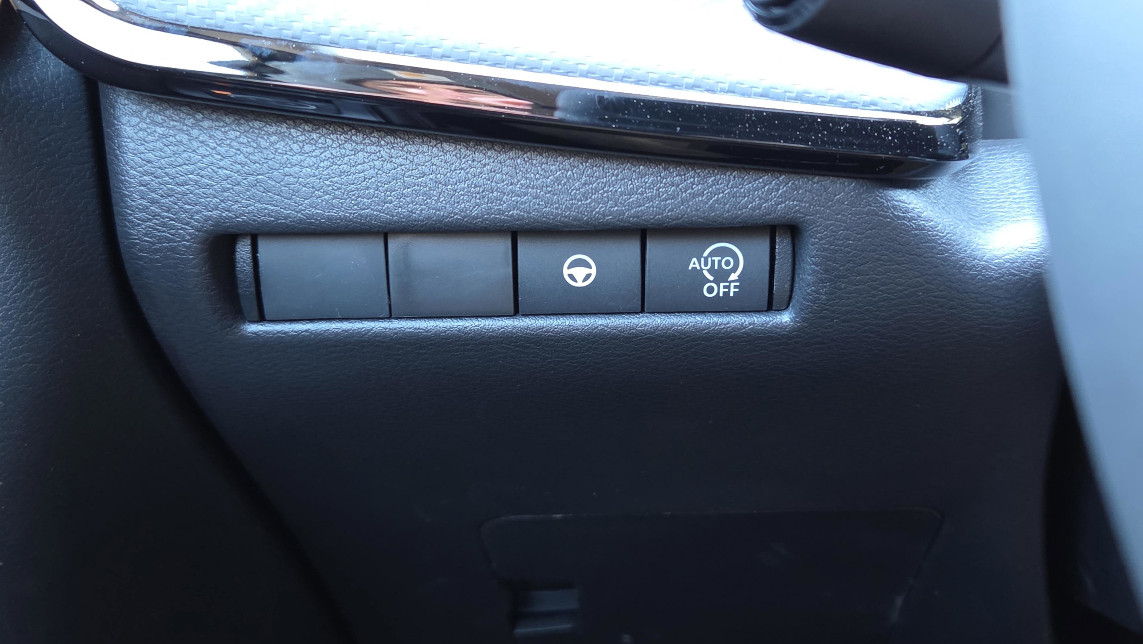 New 2026 Nissan Kicks SR image 23