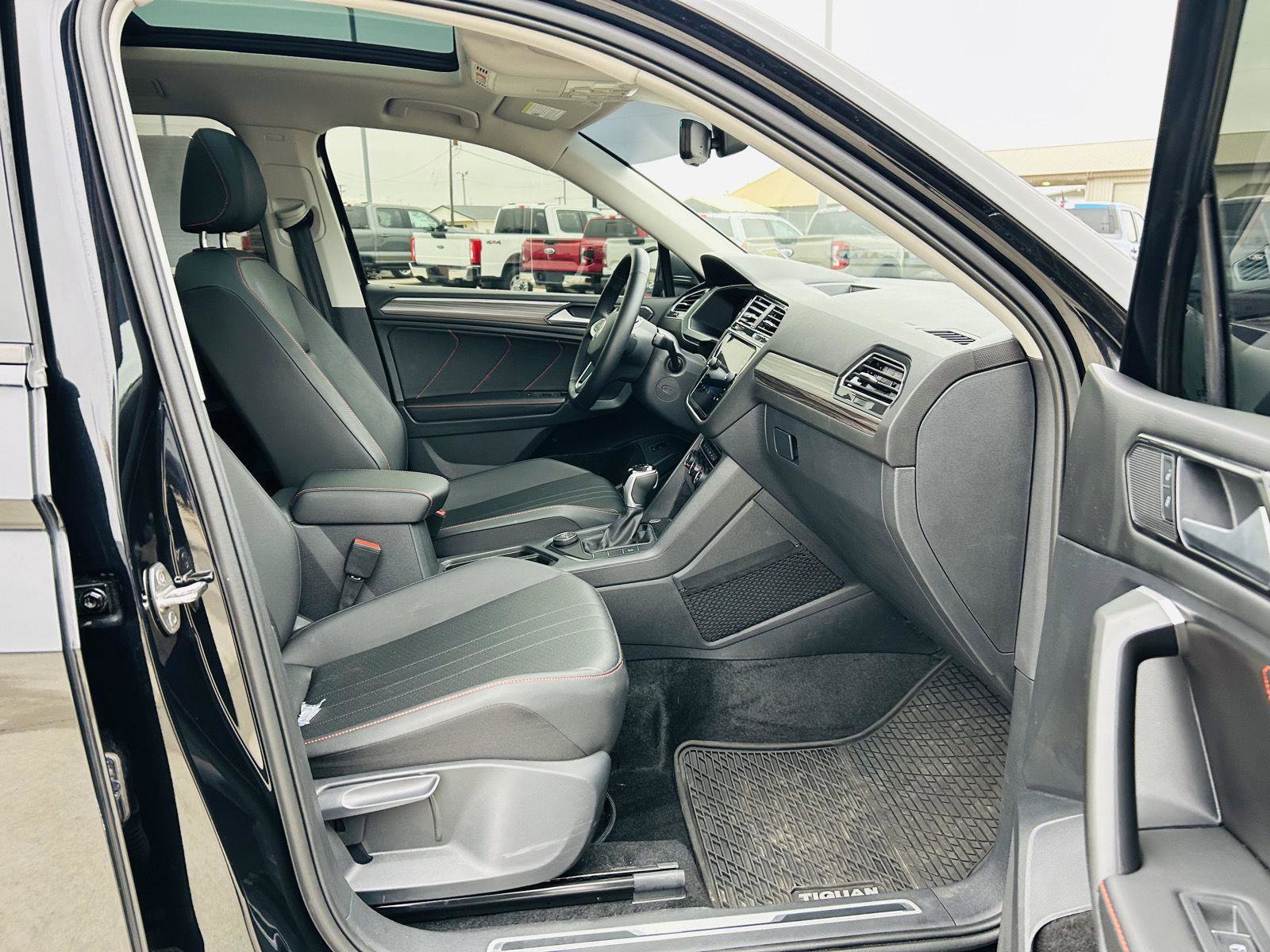 Used 2024 Volkswagen Tiguan Wolfsburg Edition w/ Panoramic Sunroof Package image 31