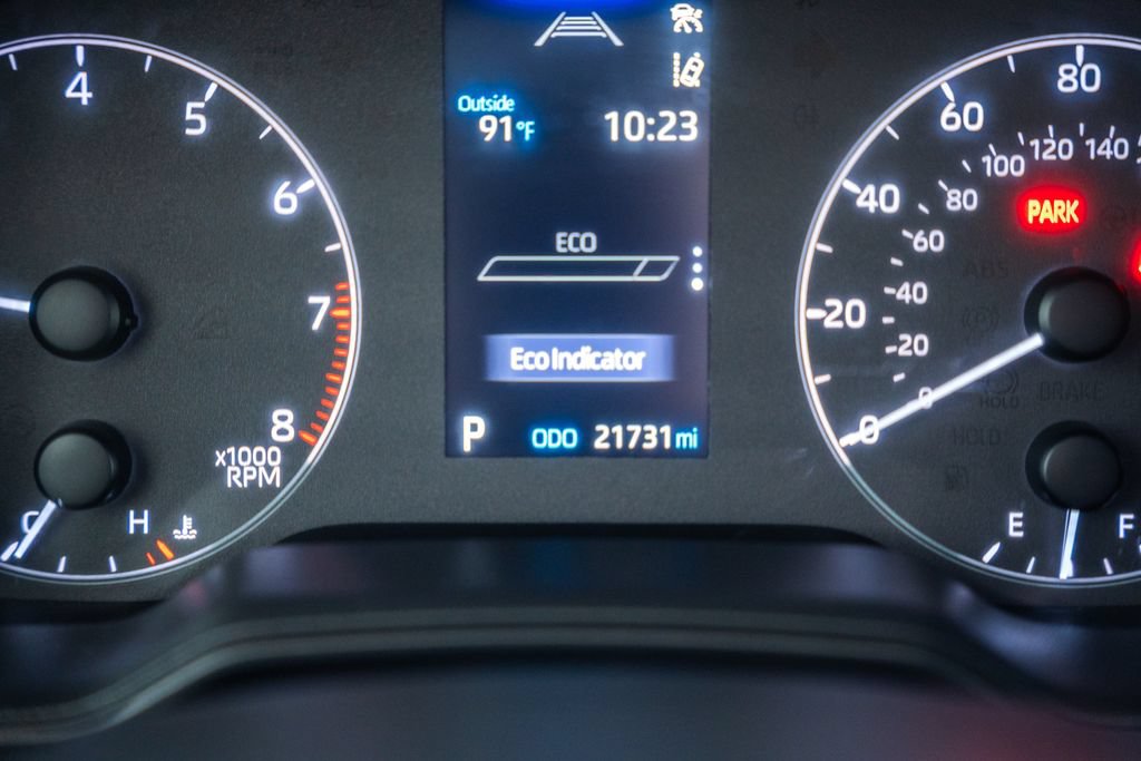 Certified 2025 Toyota Corolla LE FWD image 31