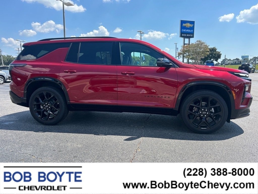 New 2026 Chevrolet Traverse RS w/ LPO, Floor Liner Package image 4