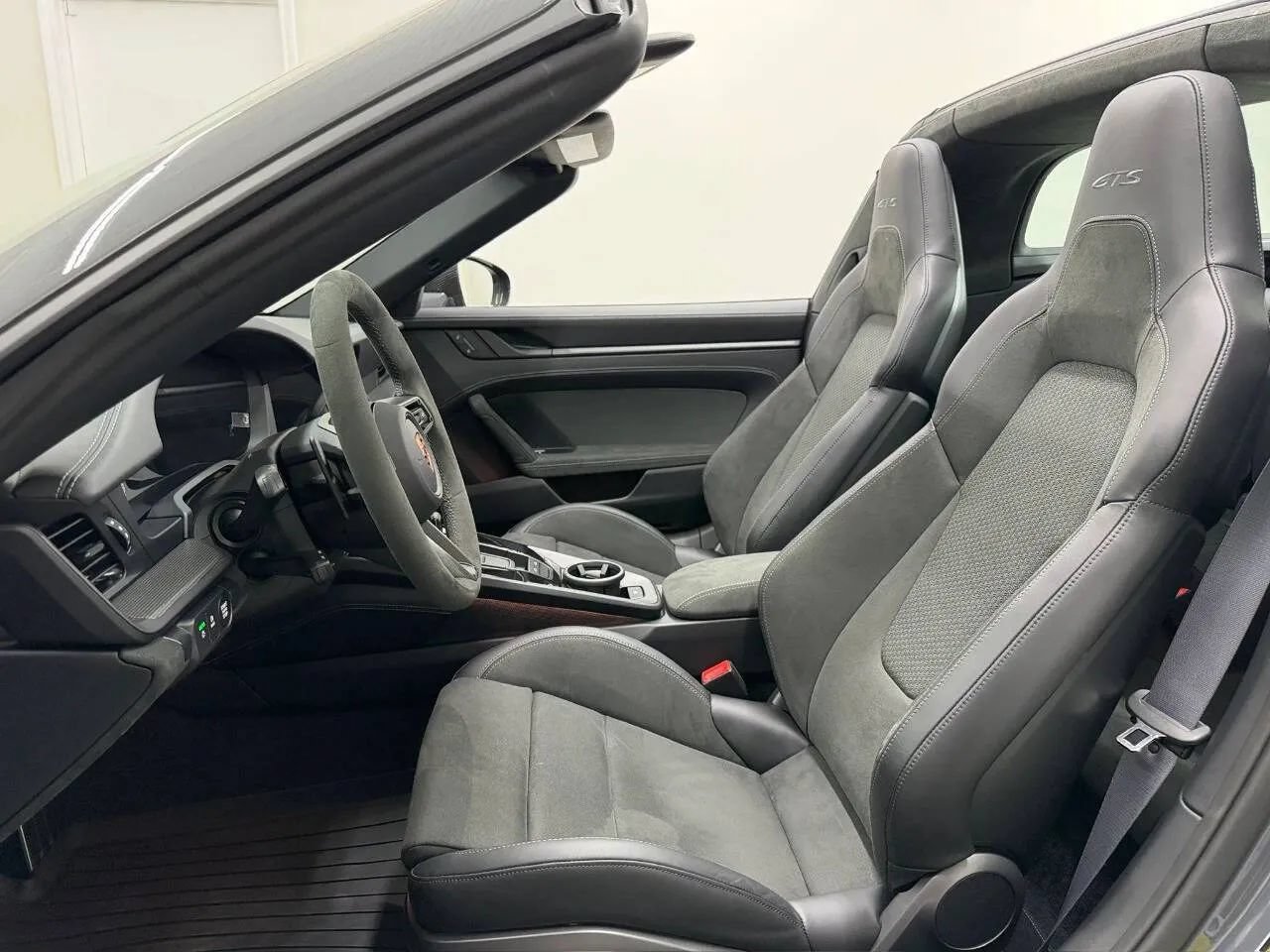 Used 2026 Porsche 911 Targa 4 GTS AWD/4WD image 12