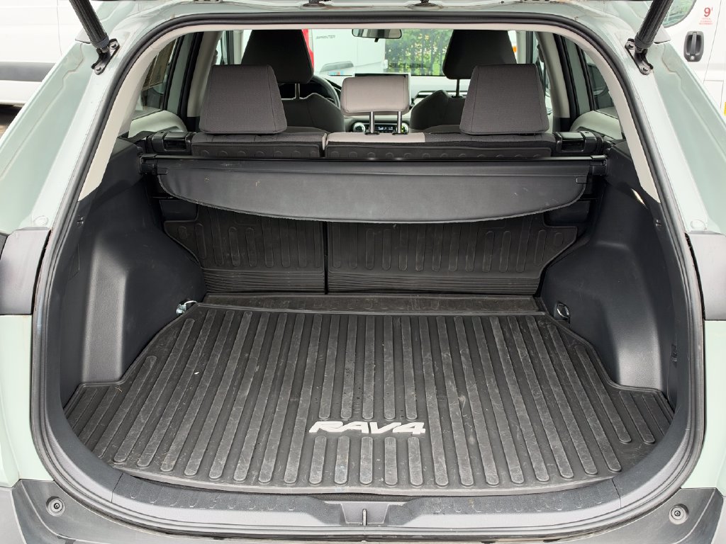 Used 2023 Toyota RAV4 XLE w/ Convenience Package AWD/4WD image 16