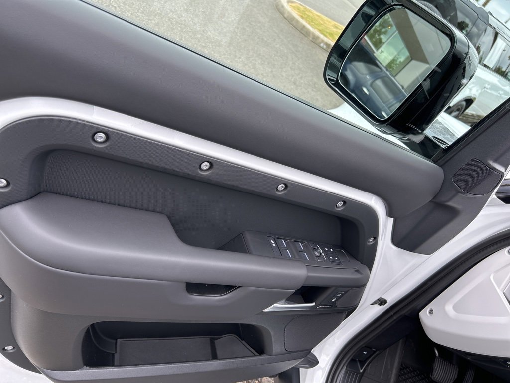 New 2025 Land Rover Defender 130 S image 11