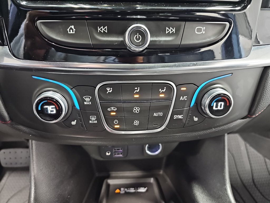 Used 2023 Chevrolet Traverse RS AWD/4WD image 21