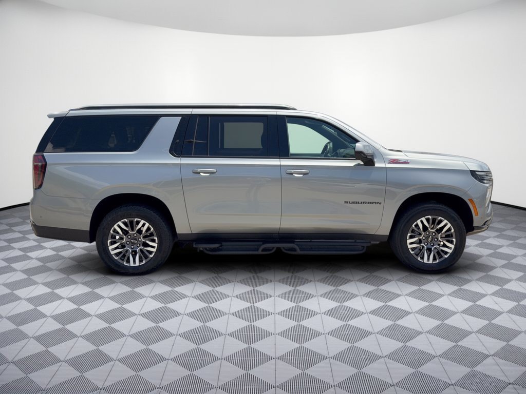 Used 2025 Chevrolet Suburban Z71 AWD/4WD image 8