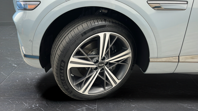 Used 2025 Genesis GV80 3.5T e-SC AWD/4WD image 40