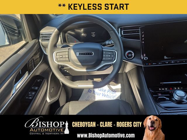 Used 2023 Jeep Wagoneer L Series II AWD/4WD image 18