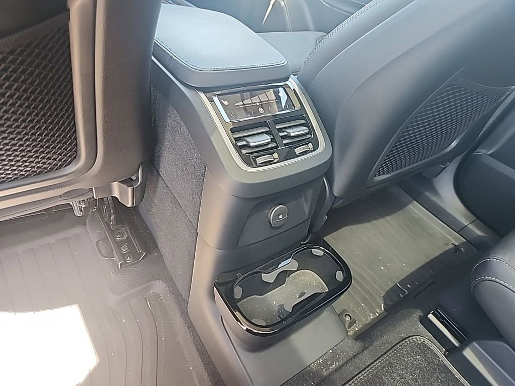 Used 2024 Volvo XC90 T8 Ultimate w/ Protection Package Premier AWD/4WD image 25