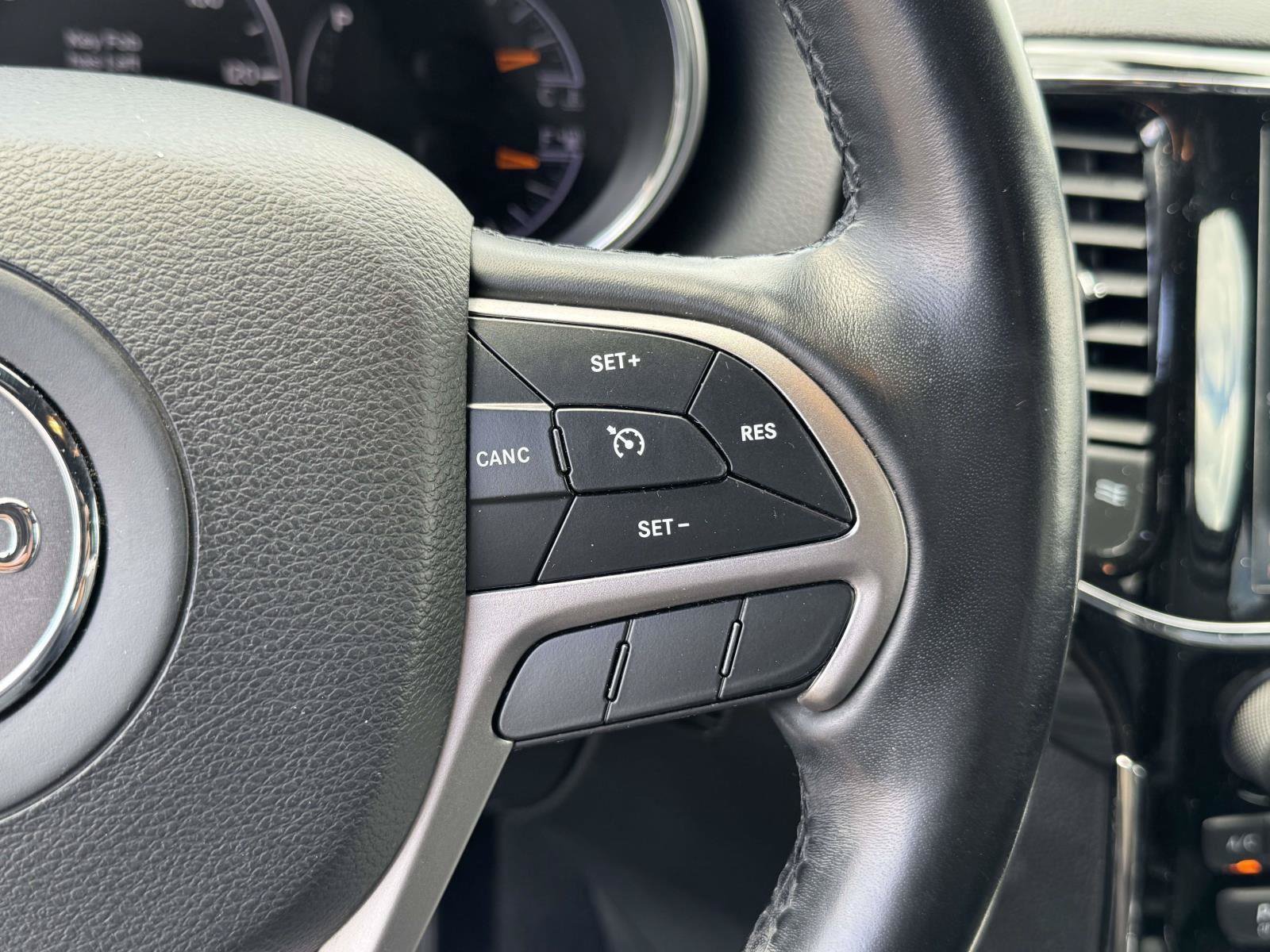 Used 2020 Jeep Grand Cherokee Altitude AWD/4WD image 10