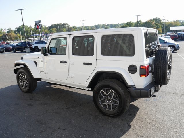 Used 2024 Jeep Wrangler Sahara w/ Technology Group image 11