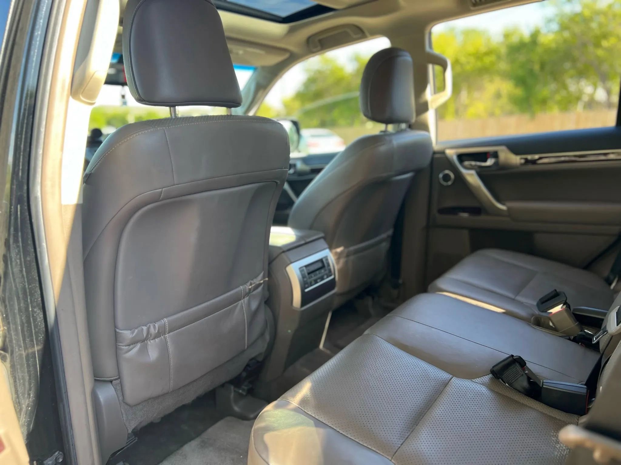 Used 2014 Lexus GX 460 Luxury image 18