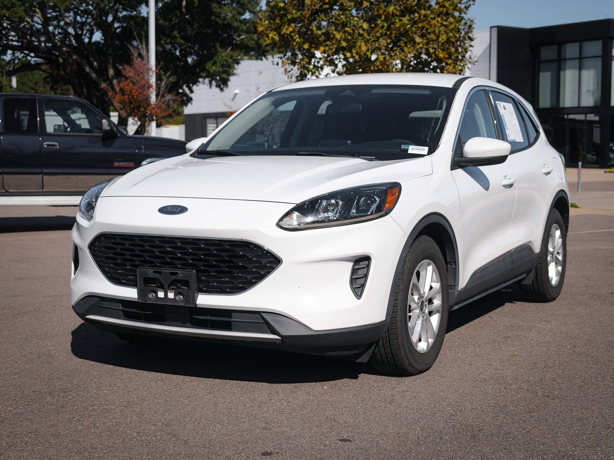 Used 2020 Ford Escape SE image 5