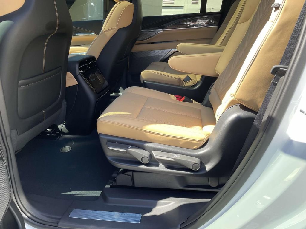 New 2025 Cadillac Escalade IQ Sport 2 w/ LPO, ONYX Package image 12