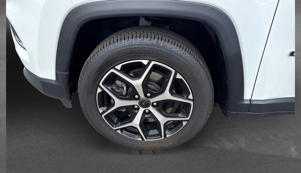 Used 2025 Jeep Compass Limited image 12