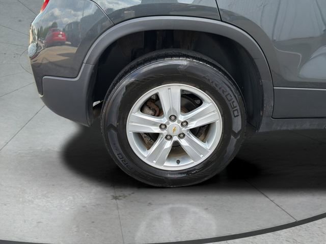 Used 2018 Chevrolet Trax LT w/ LT Convenience Package AWD/4WD image 32