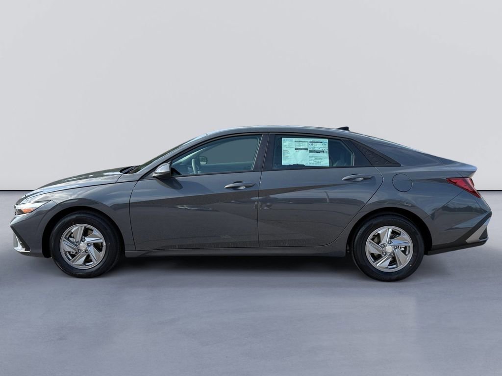 New 2026 Hyundai Elantra SE image 6