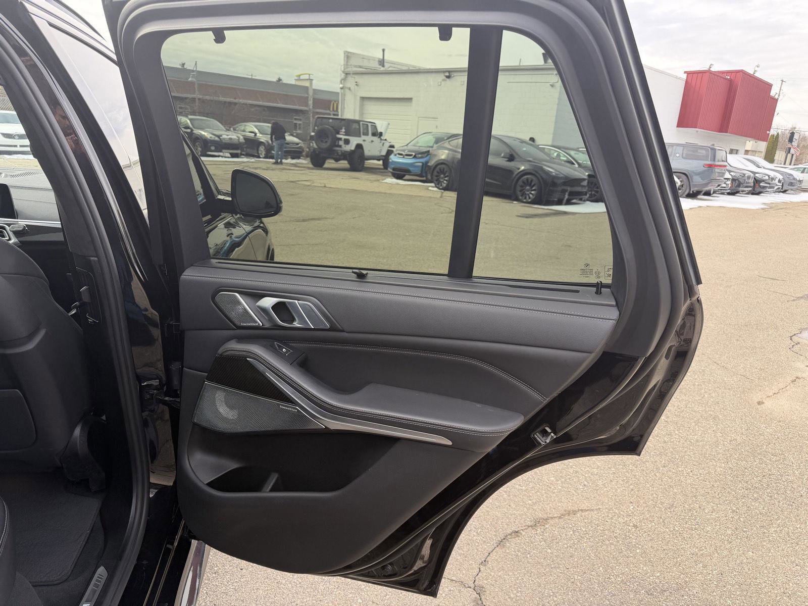 Used 2021 BMW X5 M50i w/ Executive Package image 25