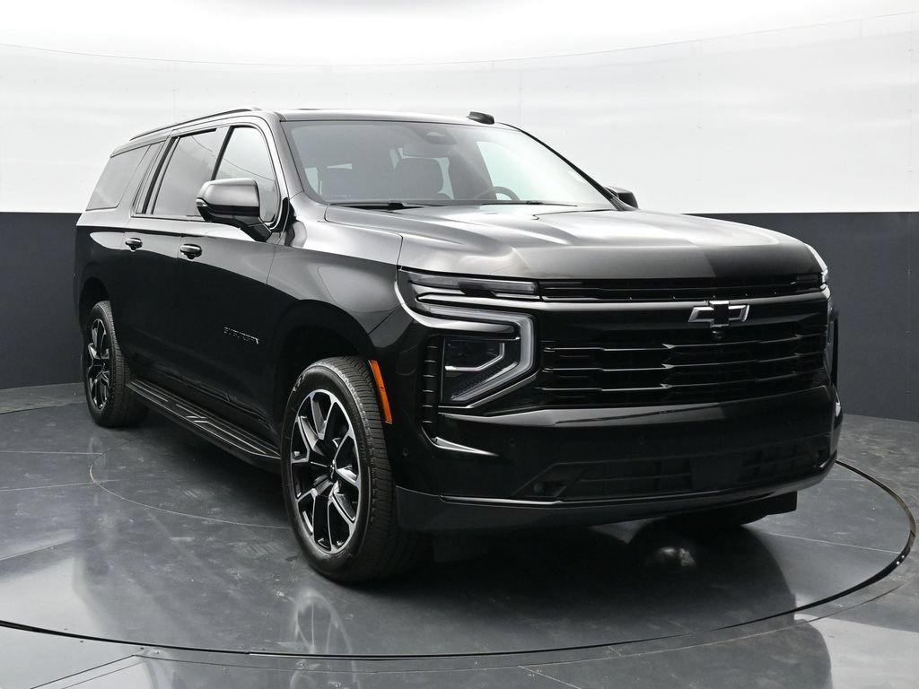 Used 2025 Chevrolet Suburban RST w/ Comfort Package AWD/4WD image 4