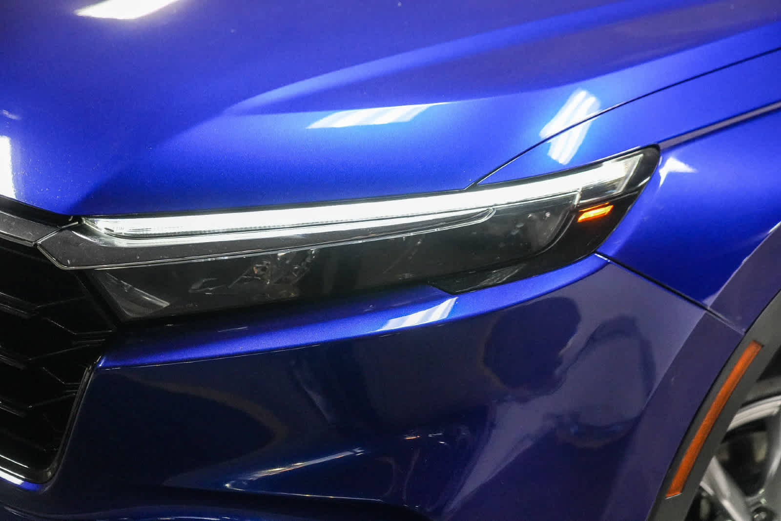 Used 2023 Honda CR-V EX-L image 2