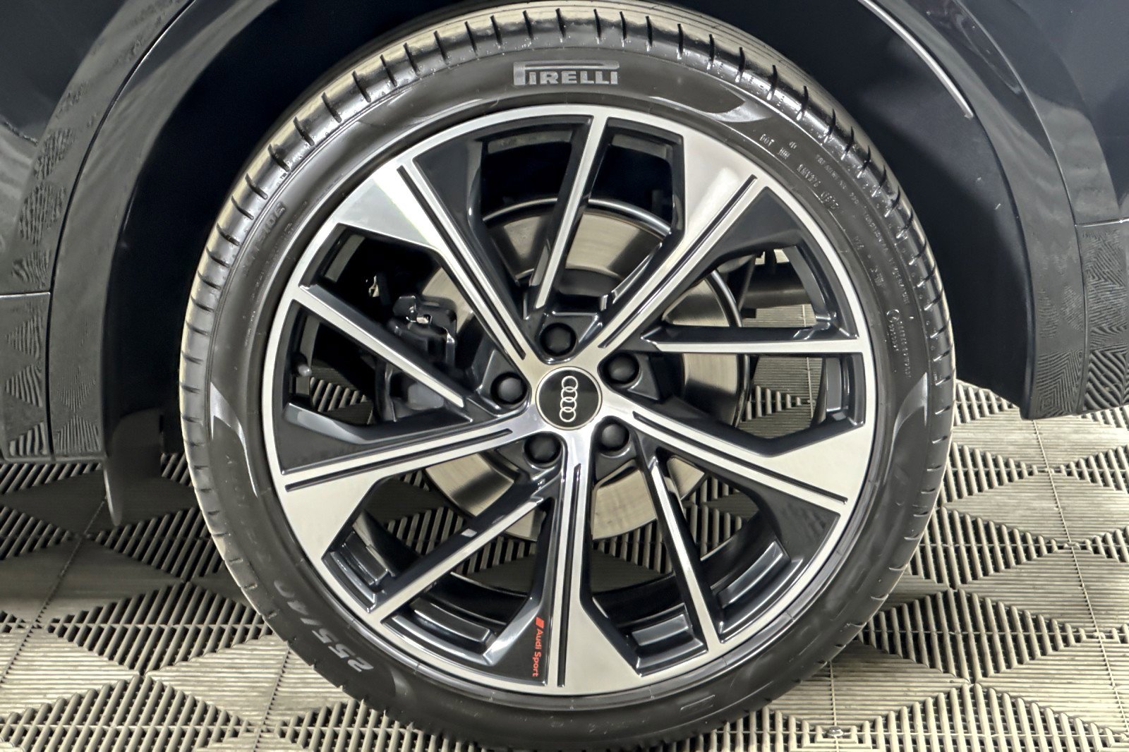 Used 2024 Audi SQ5 Premium Plus w/ Premium Plus Package image 25