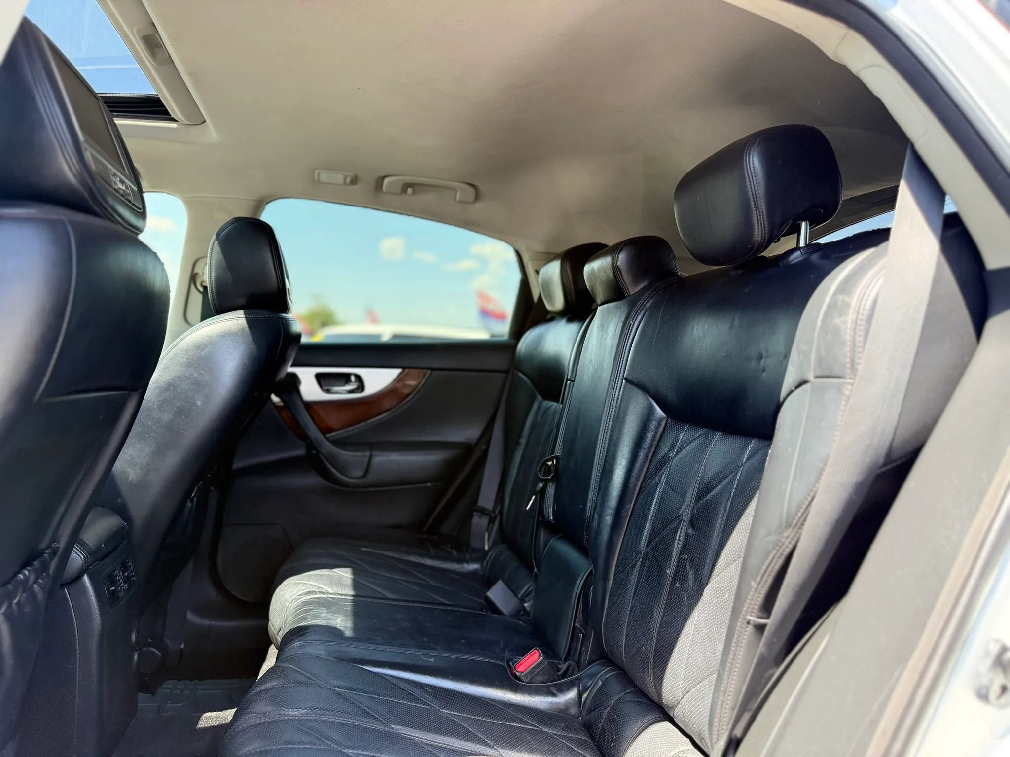Used 2012 INFINITI FX35 2WD w/ Premium Pkg image 16