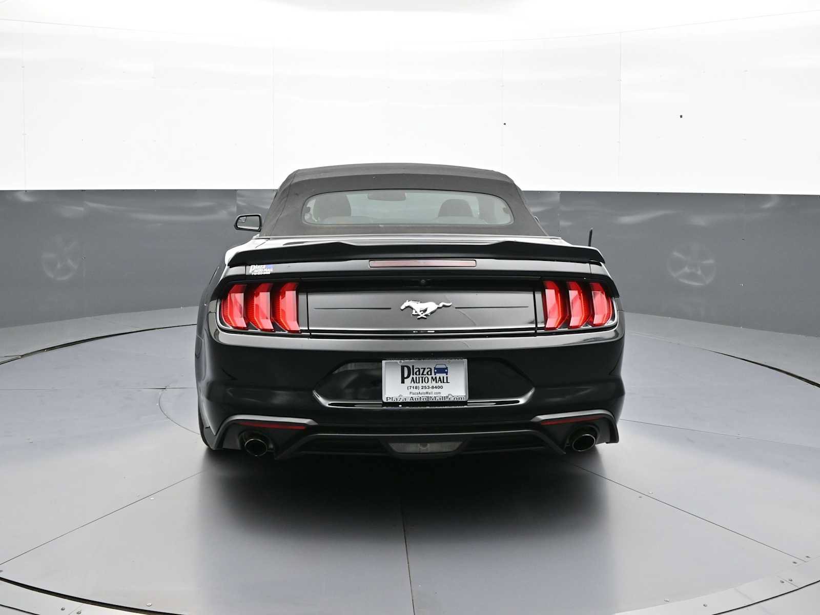 Used 2019 Ford Mustang Convertible RWD image 7