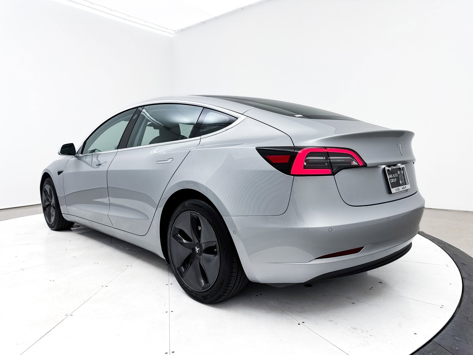 Used 2018 Tesla Model 3 Long Range image 14