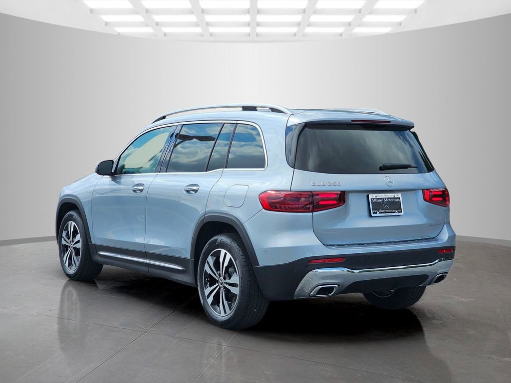 Used 2026 Mercedes-Benz GLB 250 image 4