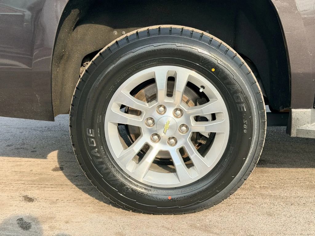 Used 2015 Chevrolet Suburban LT image 23