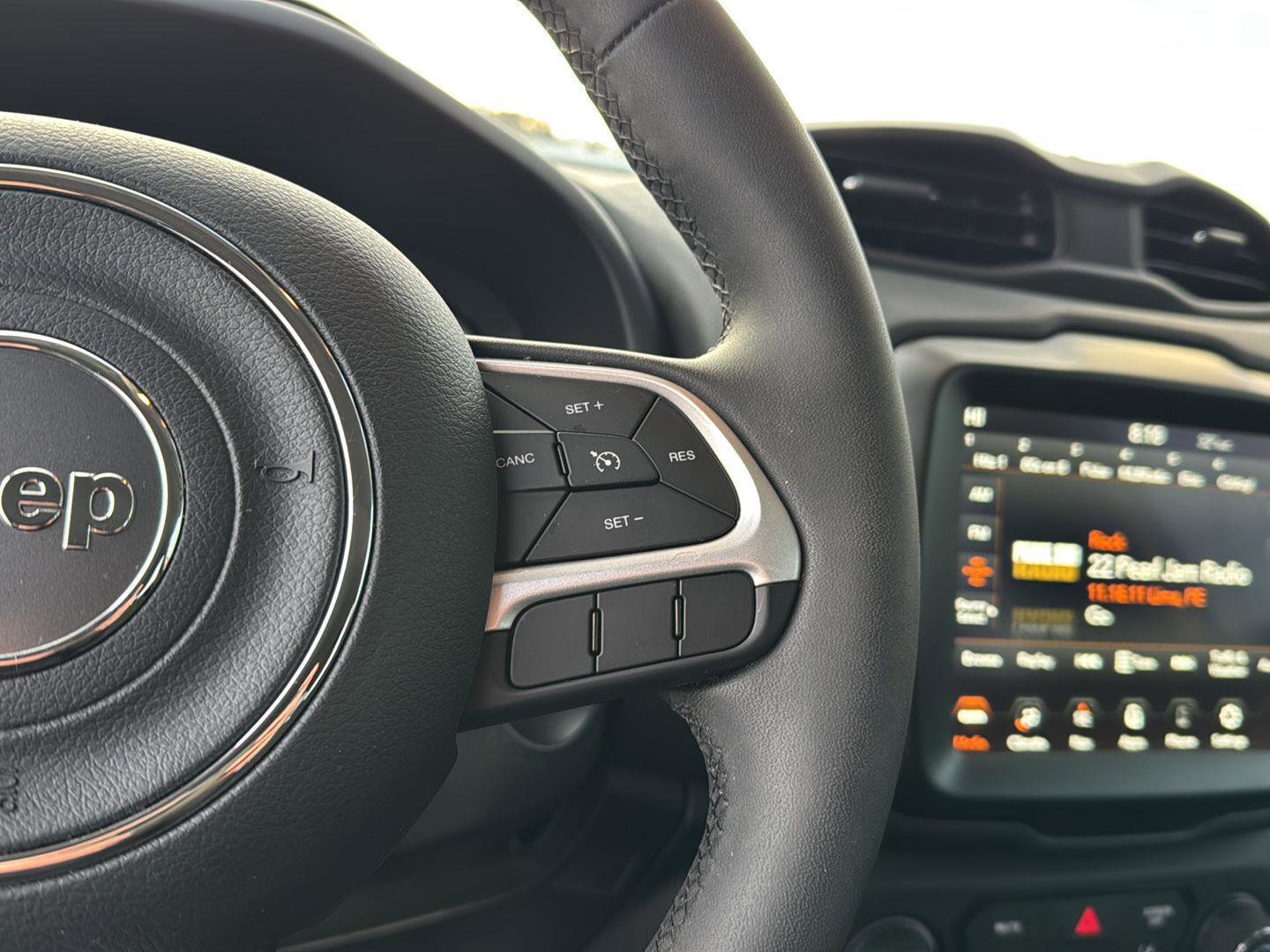 Used 2023 Jeep Renegade Altitude image 19