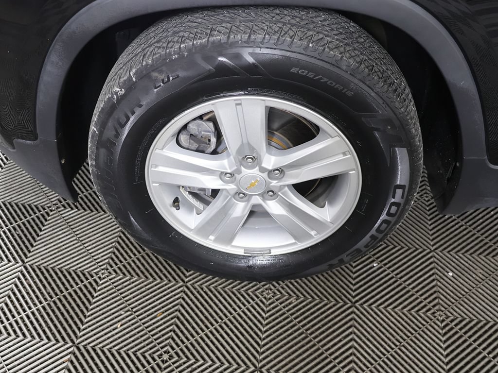 Used 2020 Chevrolet Trax LT w/ LT Convenience Package FWD image 14