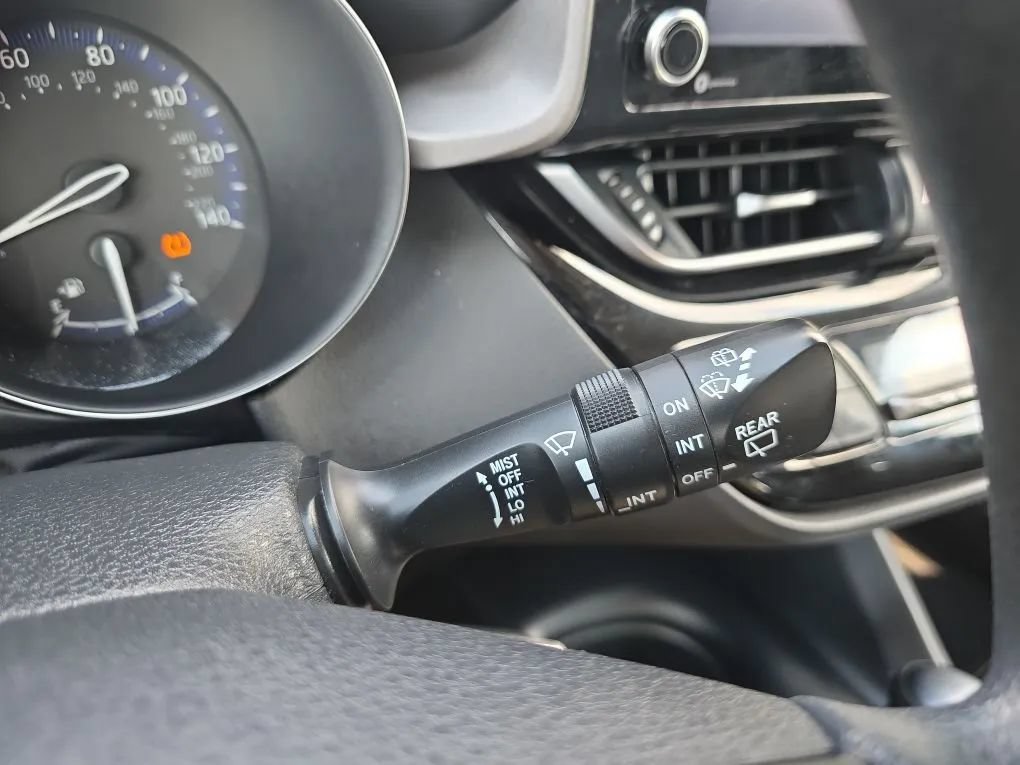 Used 2021 Toyota C-HR LE FWD image 21