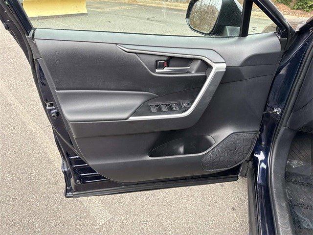 Used 2025 Toyota RAV4 XLE image 13