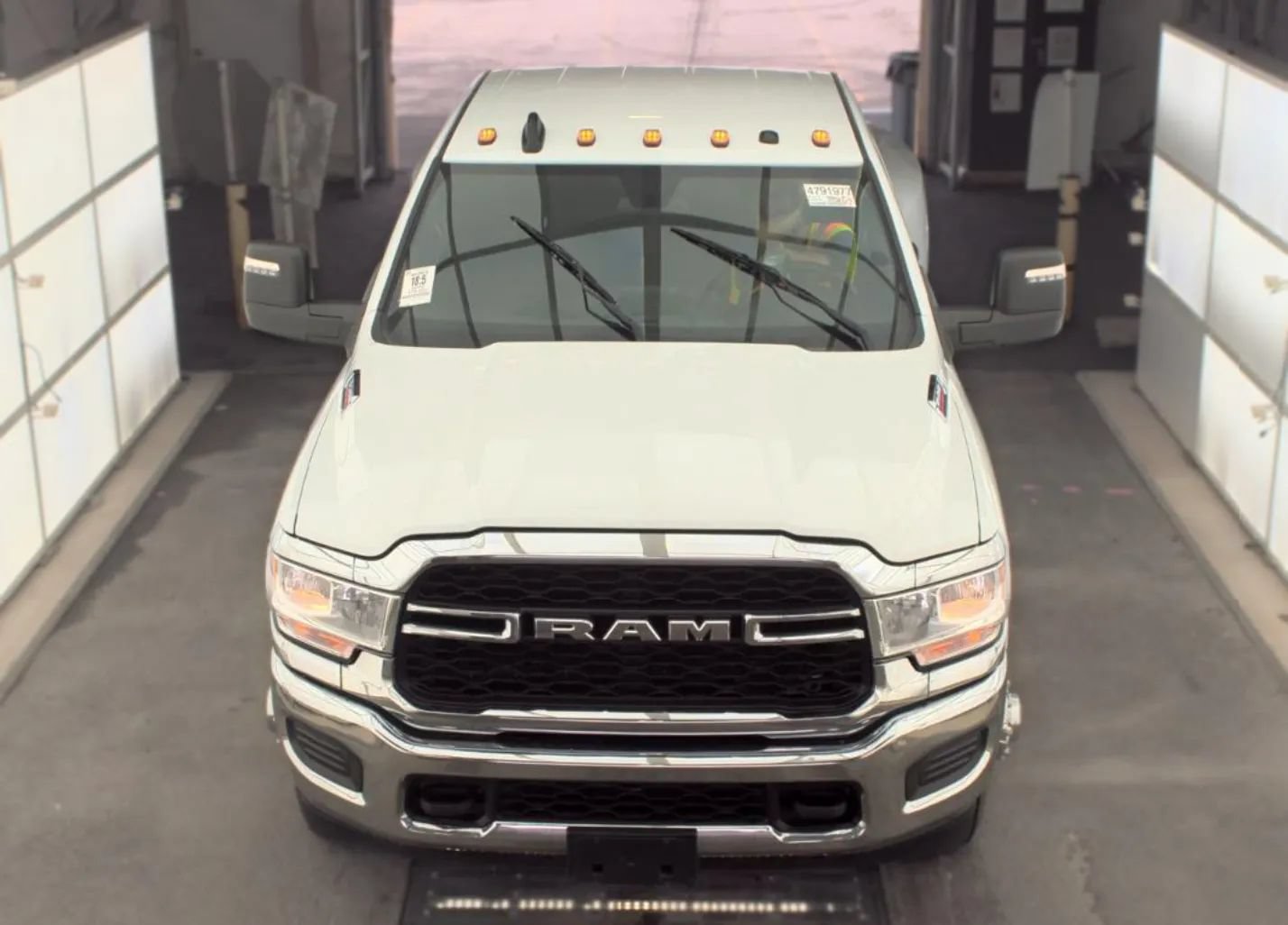 Used 2024 RAM 3500 Tradesman w/ Chrome Appearance Group AWD/4WD image 5