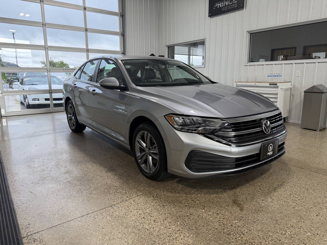 Used 2022 Volkswagen Jetta SE FWD image 6