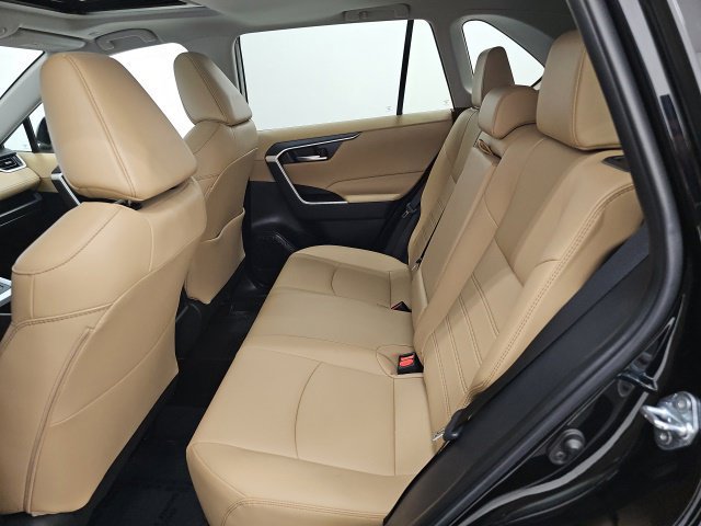 Certified 2025 Toyota RAV4 XLE Premium FWD image 31