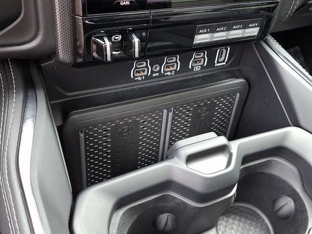 Used 2025 RAM 3500 Limited AWD/4WD image 29