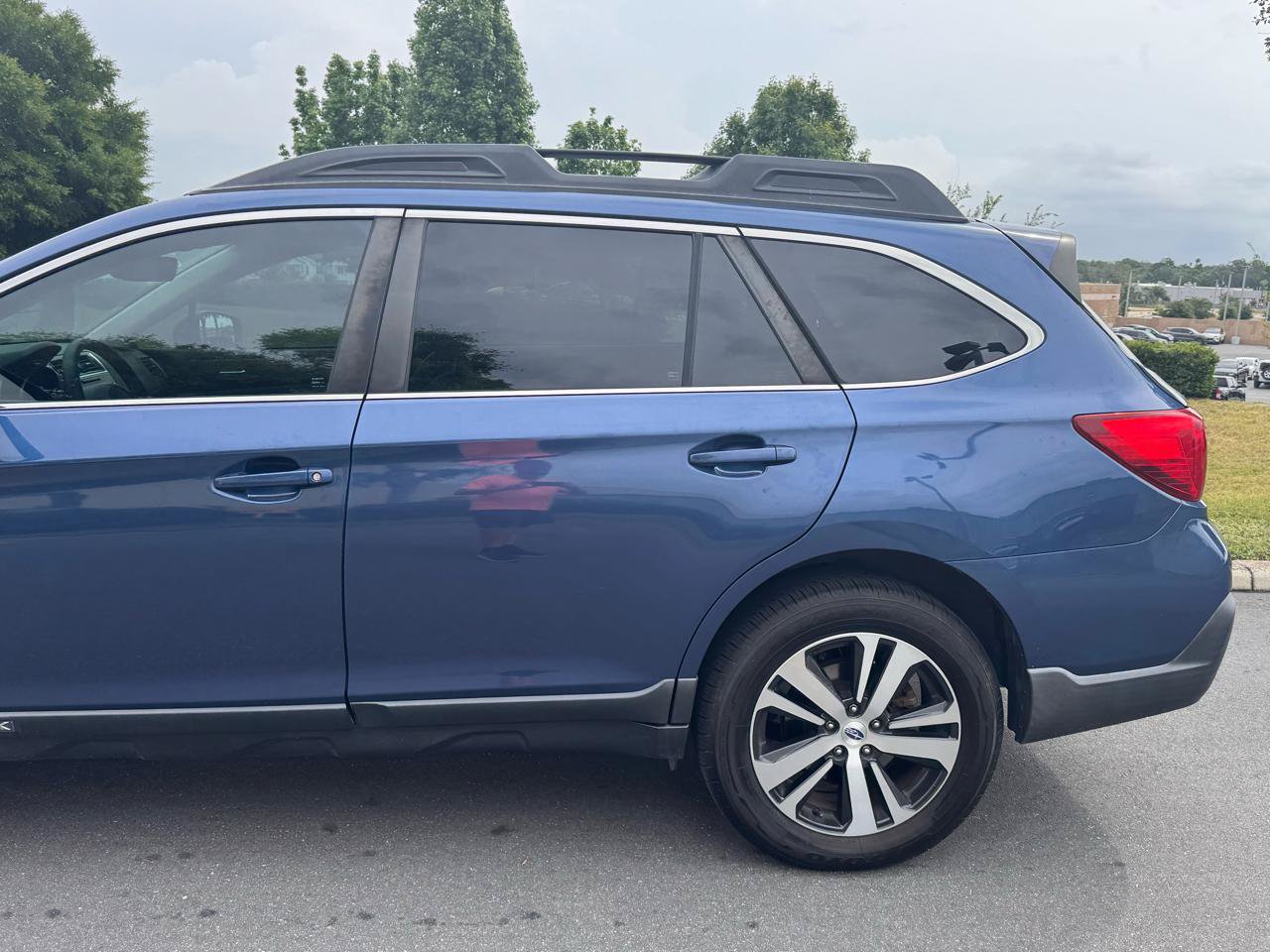 Used 2019 Subaru Outback 2.5i Limited AWD/4WD image 11