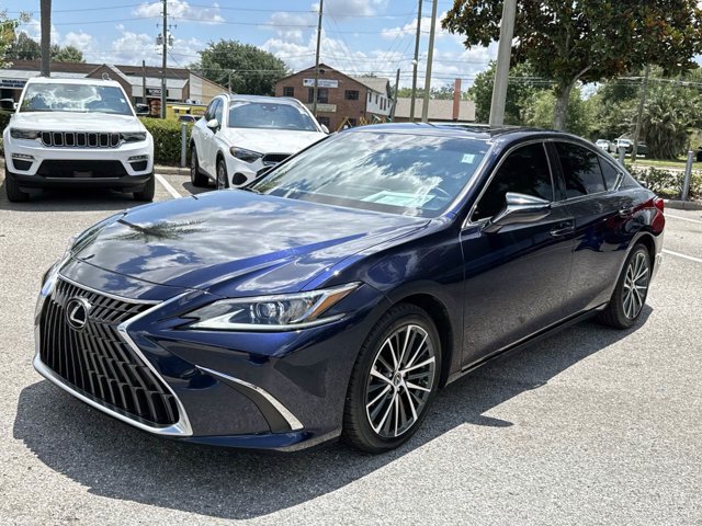 Used 2025 Lexus ES 300h w/ Premium Package FWD image 7