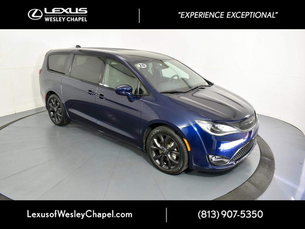 Used 2020 Chrysler Pacifica Touring w/ S Appearance Package image 2