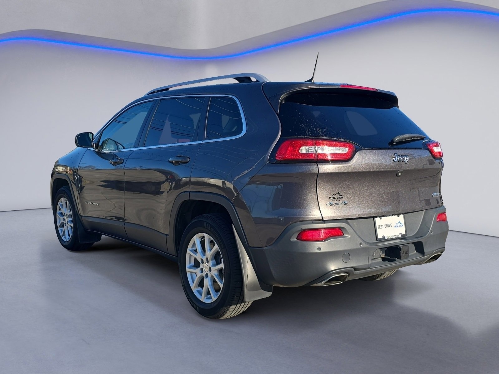 Used 2018 Jeep Cherokee Latitude Plus w/ Trailer Tow Group image 3
